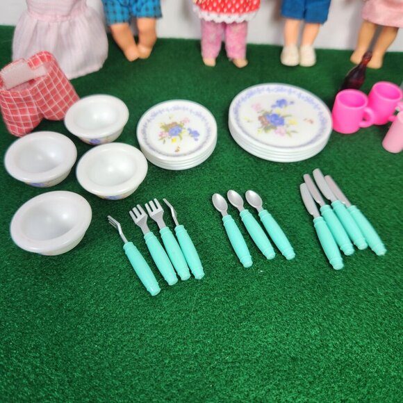 Barbie & Tommy Doll Careers Student Doll Lot of 4 Play Dining Set - Picture 8 of 9